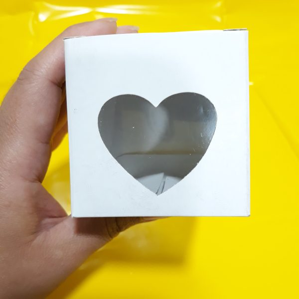 Caja cubo c/visor corazon 6x6x6