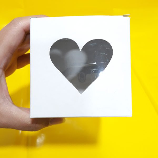 Caja Cubo c/visor Corazon 8x8x8