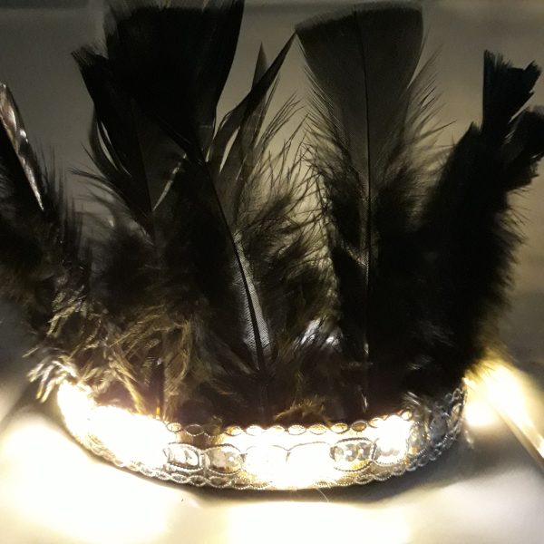 Vincha carioca Princesa c/pluma x 1 - Imagen 2
