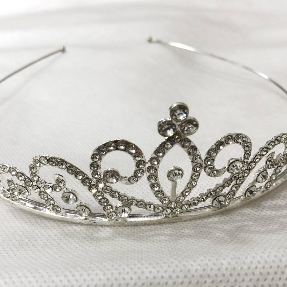 Tiara con Estrass Plateada x 1